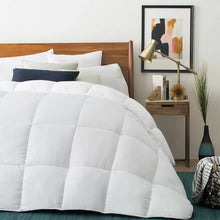 Load image into Gallery viewer, Winter Microfiber Down Alternative Comforter queen

