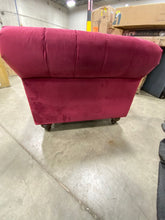 Load image into Gallery viewer, Pindall 95&#39;&#39; Chesterfield Sofa *AS-IS*
