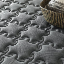 Load image into Gallery viewer, Zinus 14&#39;&#39; Medium Hybrid Mattress 1393AH
