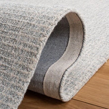 Load image into Gallery viewer, Safavieh Clearance Abstract Light Grey Rug 2&#39; x3&#39;
