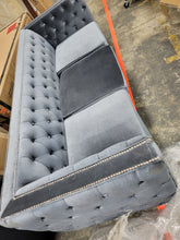 Load image into Gallery viewer, Veun 86.5&quot; Velvet  Sofa
