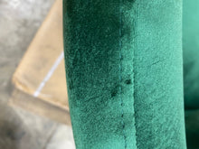 Load image into Gallery viewer, Poynor 26&#39;&#39; Wide Tufted Velvet Armchair
