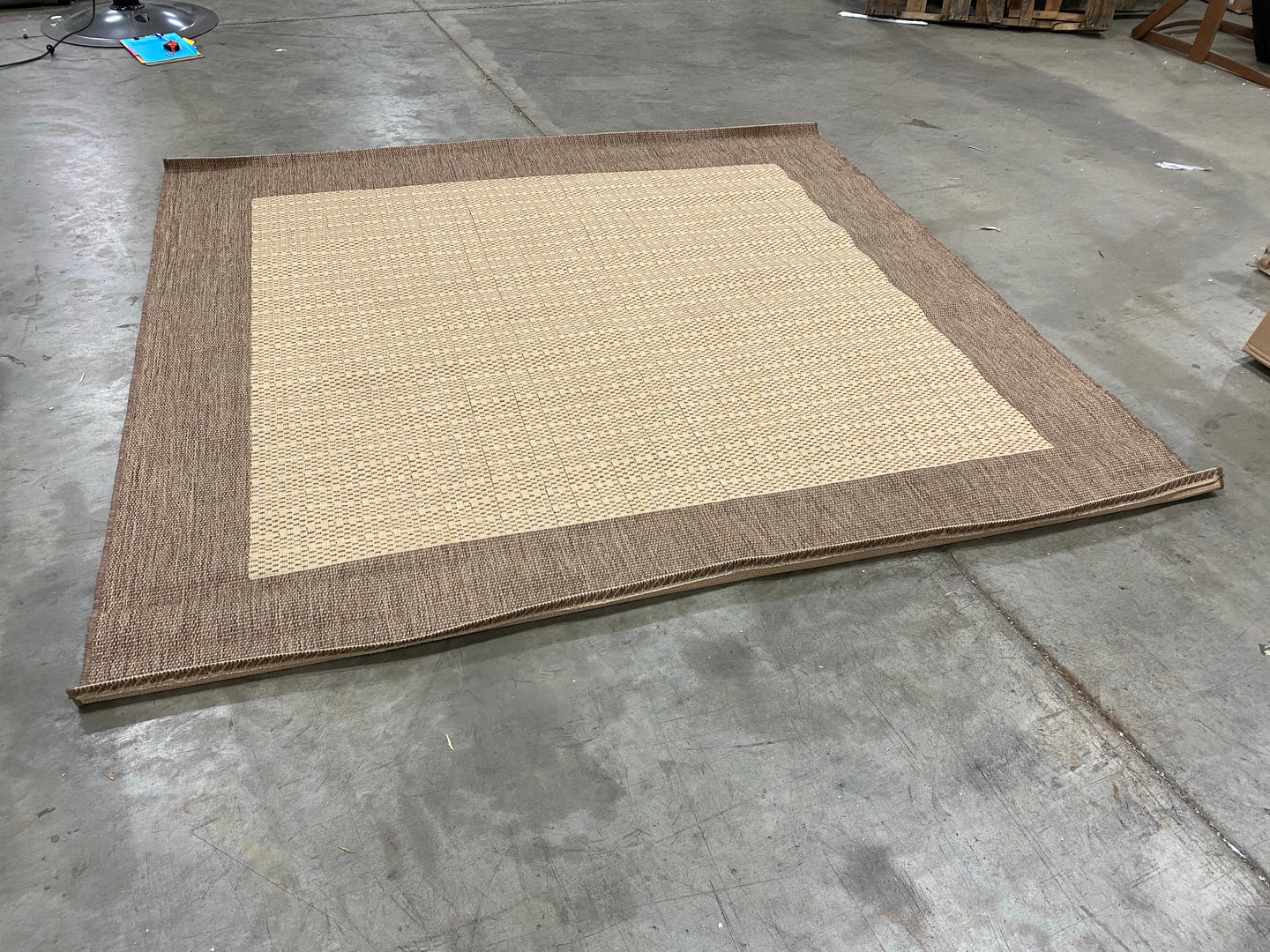 Beige/Brown 7’6” x 7’6” Square Indoor/Outdoor Area Rug(1697RR)