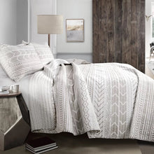 Load image into Gallery viewer, Tidwell Reversible Quilt Set Full/Queen #966nd
