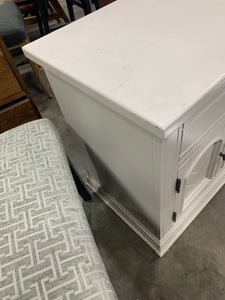 Tarquin 1 - Drawer Nightstand