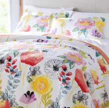 Load image into Gallery viewer, Bellario Reversible Floral 100% Cotton 3 Piece Quilt Set
