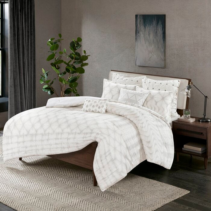 King/ Cal. King Duvet Cover + 2 Shams Gray/White Liliana Reversible Duvet Cover Set 225DC
