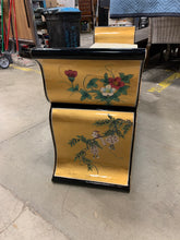 Load image into Gallery viewer, Rosso Wood Bench
