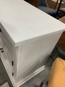 Tarquin 1 - Drawer Nightstand