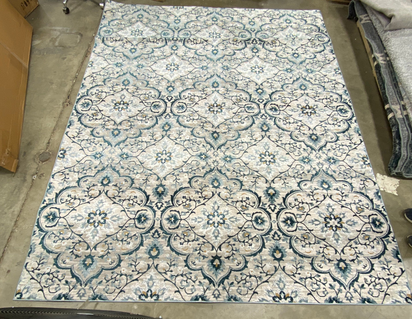 Centenno Collection Blue Medallion Print Area Rug 7'10