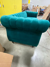 Load image into Gallery viewer, Cavet Velvet Chesterfield 76.4&quot; Rolled Arm Sofa Green
