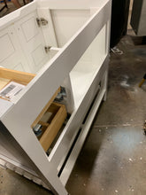 Load image into Gallery viewer, Espalda 36&quot; single Bathroom Vanity

