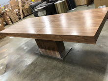 Load image into Gallery viewer, Gainsborough Extendable Dining Table, Walnut
