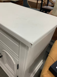 Tarquin 1 - Drawer Nightstand