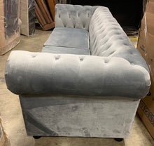 Load image into Gallery viewer, Heathfield Chesterfield 95&quot; Rolled Arm Sofa 905CDR
