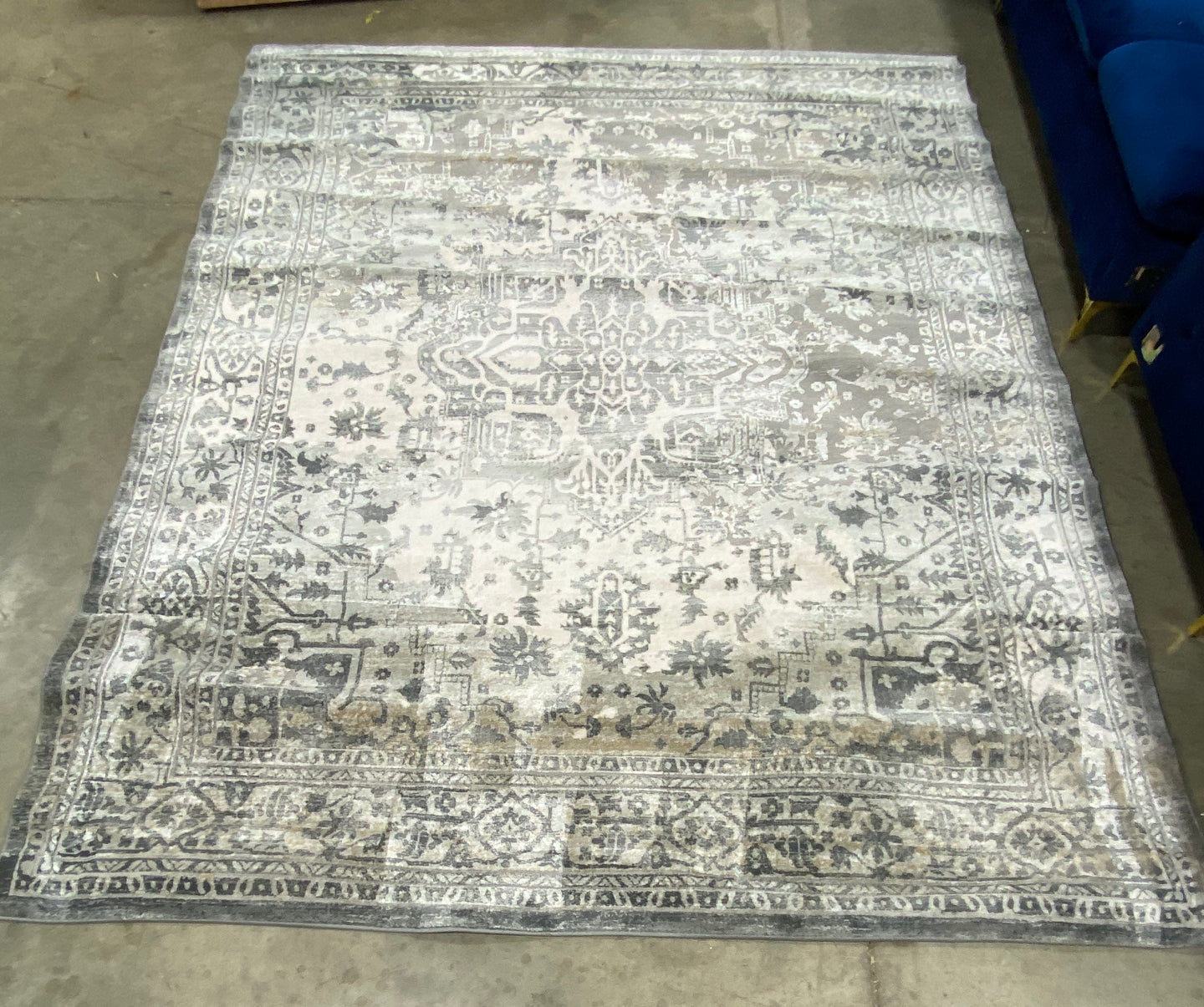 Centenno Collection Gray Multi Area Rug 7’10” x 10’(2121RR)