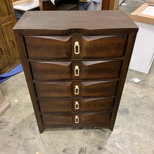 Load image into Gallery viewer, Espresso Taylor Cove 5 Drawer Chest
