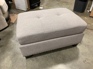 Tufted ottoman with detachable pillow top