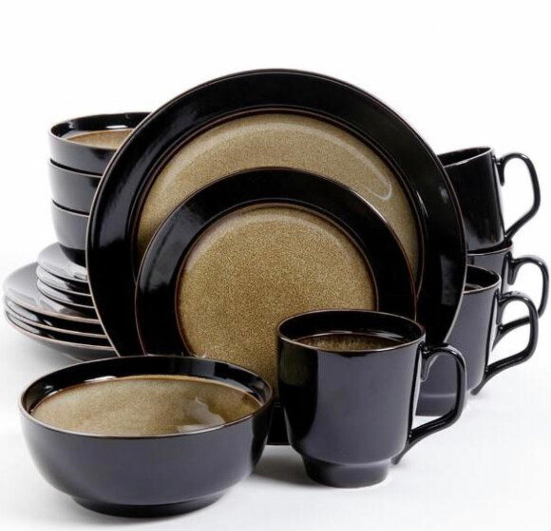 16 piece Dinnerware Set. Service for 4. #4562
