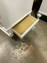 Load image into Gallery viewer, Lake House White 5-drawer Chest
