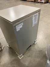 Load image into Gallery viewer, Set of 2 night stands

