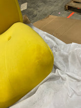 Load image into Gallery viewer, Dechane 22.5&#39;&#39; Wide Tufted Velvet Slipper Chair
