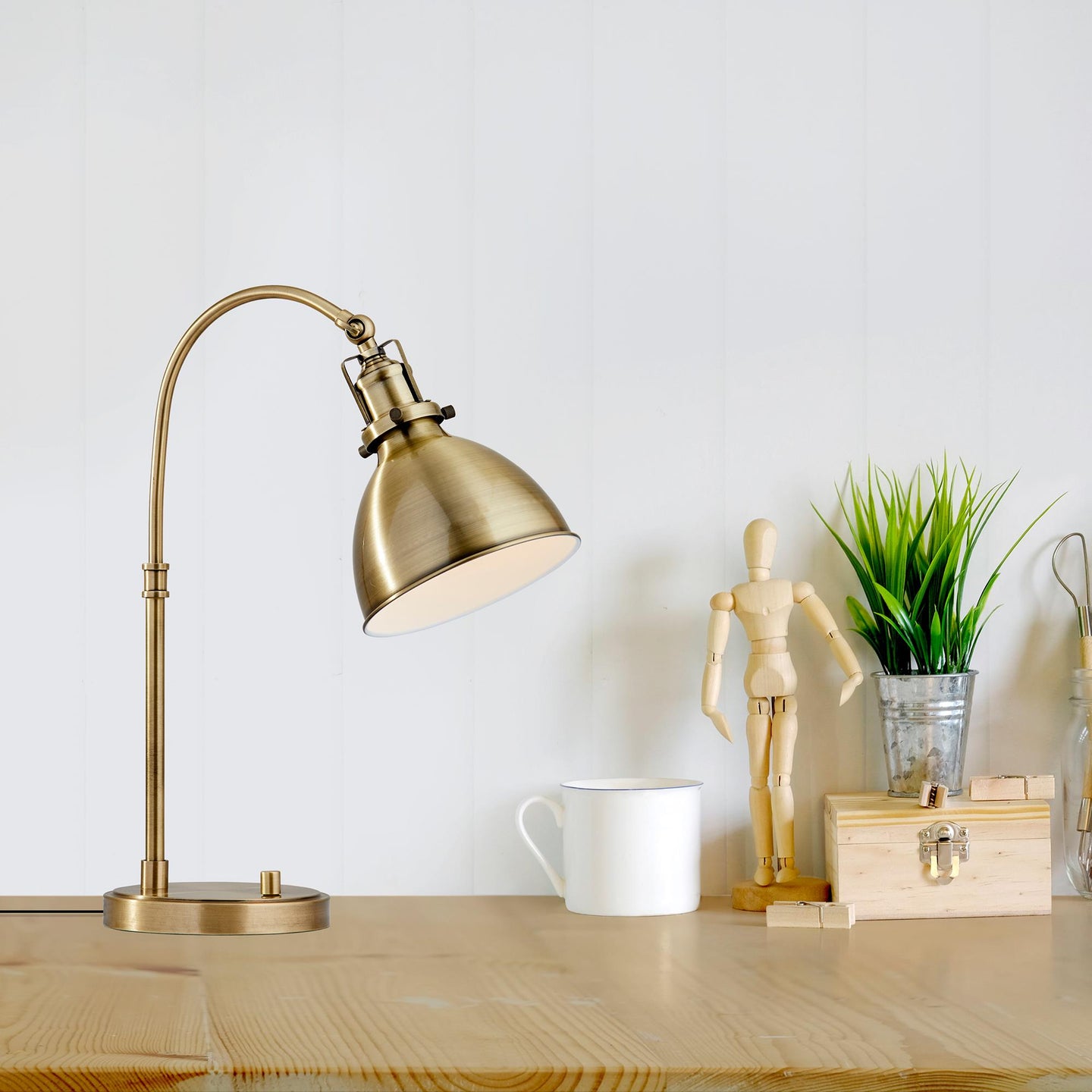 Abbott Desk Lamp Brass 10AH