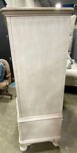 Load image into Gallery viewer, LITCHFIELD CALVIN DOOR CHEST
