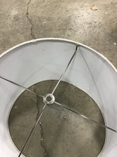 Load image into Gallery viewer, Chorale 21&#39;&#39; Distressed Gray/White Table Lamp
