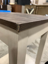 Load image into Gallery viewer, Lorraine End Table 2084CDR

