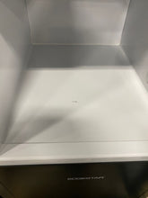 Load image into Gallery viewer, 15" 25 lb. Daily Production Built-In Ice Maker

