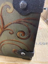 Load image into Gallery viewer, 11&quot;H x 15.75&quot; W x 11.5&quot; D Yandel Vintage Trunk 6339RR
