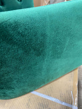 Load image into Gallery viewer, Poynor 26&#39;&#39; Wide Tufted Velvet Armchair
