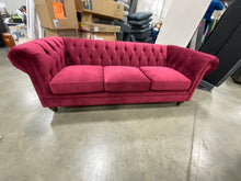 Load image into Gallery viewer, Pindall 95&#39;&#39; Chesterfield Sofa *AS-IS*
