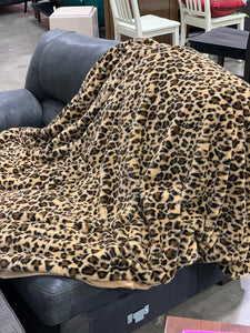 60" x 80" Faux Fur Weighted Blanket with Removable Cover