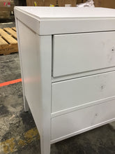 Load image into Gallery viewer, Rushville 23&#39;&#39; Tall 3 - Drawer Nightstand
